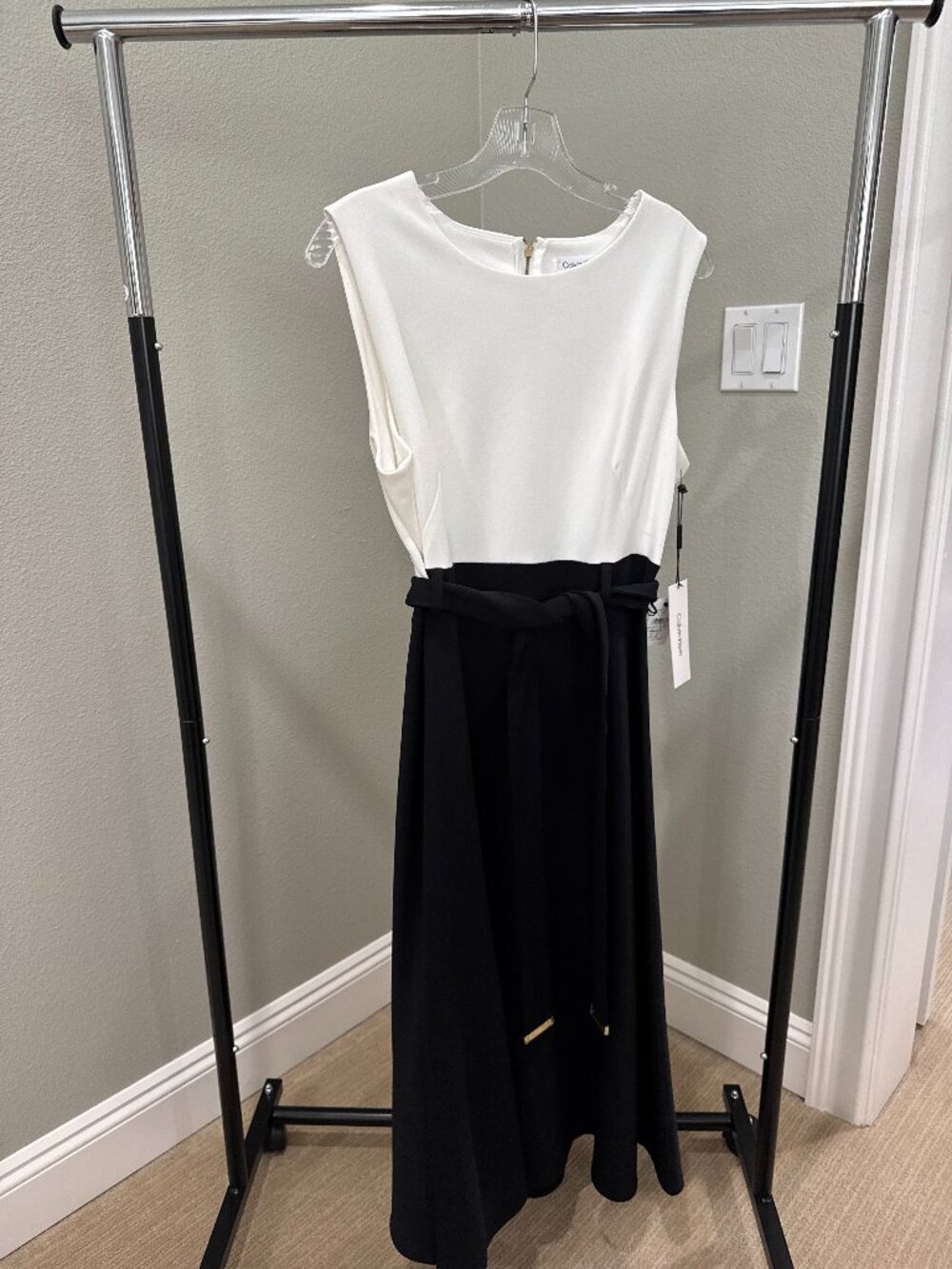 NWT Calvin Klein Colorblock Sleeveless Midi Dress with Tie Belt